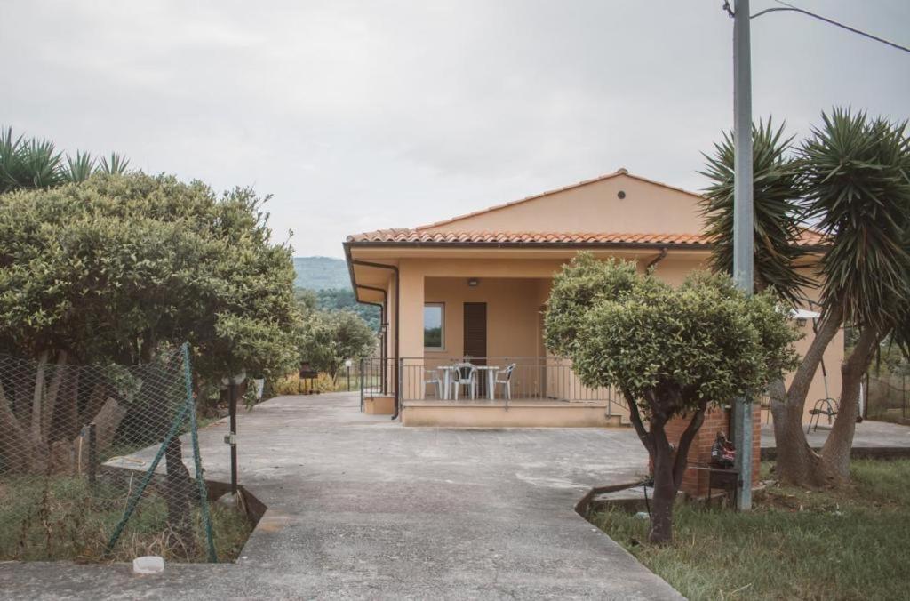 Villa Sole Di Sicilia Lascari Exterior photo