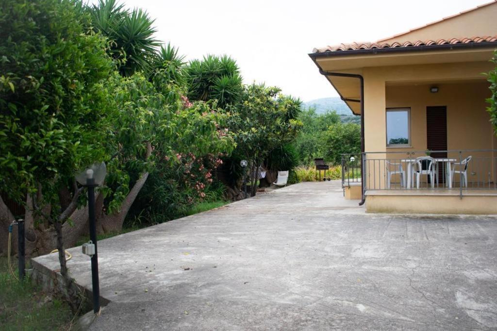 Villa Sole Di Sicilia Lascari Exterior photo